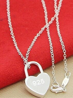 🩶 NEW Sterling Silver 925 Heart Padlock Necklace - Silver 🩶